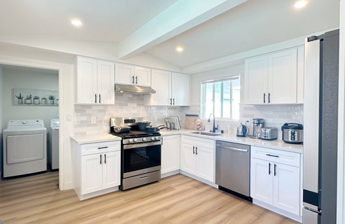 Covina Casa | 4-bedroom pool & game room bungalow in Ikea Covina