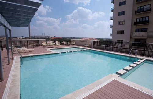 Downtown San Antonio Condominio | 4 Bedroom Presidential Condo, on Riverwalk, San Antonio, La Cascada. Sleeps 10!