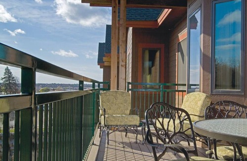 Lake Delton Condominio | 4 Bedroom Presidential Suite @ Glacier Canyon Lodge, Waterpark Passes, Sleeps 10