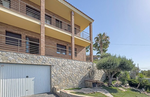 Canyelles Casa | 4 bedroom private vacation home in Canyelles