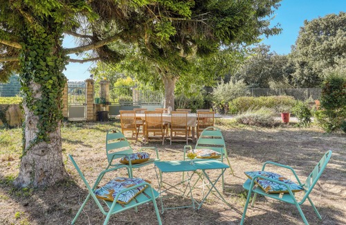 Orange Casa | 4 Bedroom Private vacation home in Orange