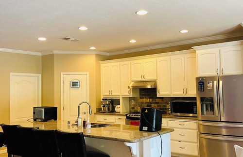 Sacramento Complejo | 4-bedroom resort charming, Sacramento WiFi, AC, swimming pool, freeway intersect