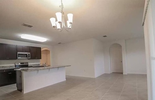 St. Cloud Apartamento | 4 Bedroom Single family 420554 by Houzlet