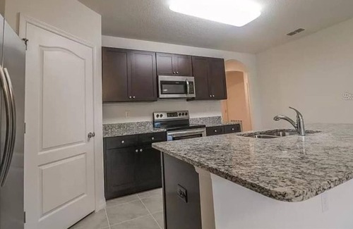 St. Cloud Apartamento | 4 Bedroom Single family 420554 by Houzlet