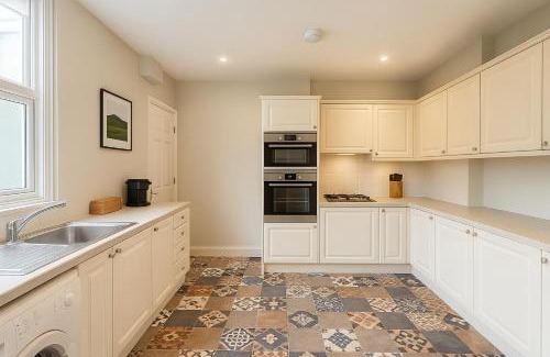 Canton Casa | 4 Bedroom Spacious House in Cardiff