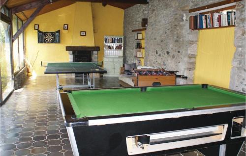 Escos Casa | 4 Bedroom Stunning Home In Escos
