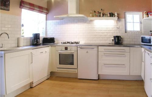 Escos Casa | 4 Bedroom Stunning Home In Escos
