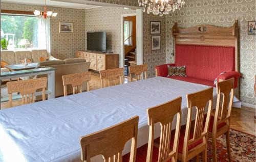 Vetlanda Casa | 4 Bedroom Stunning Home In Vetlanda