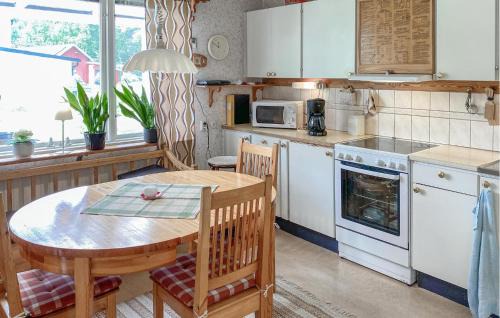 Vetlanda Casa | 4 Bedroom Stunning Home In Vetlanda