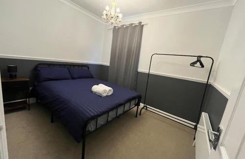 Lincoln Casa | 4 Bedroom stylish House Lincoln