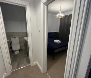 Lincoln Casa | 4 Bedroom stylish House Lincoln