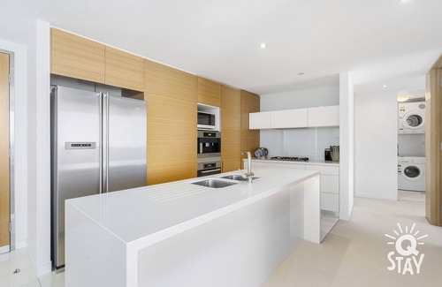 Broadbeach Apartamento | 4 Bedroom Sub Penthouse High Floor, Ocean Views