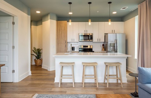 12 South Condominio | 4 Bedroom Suite w/ Balcony in 12 South! New Hotel