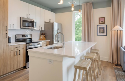 12 South Condominio | 4 Bedroom Suite w/ Balcony in 12 South! New Hotel