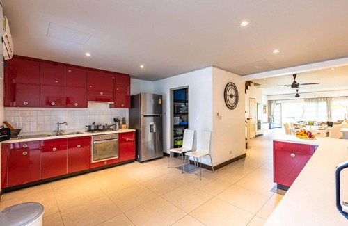 Khao Takiab Casa | 4 Bedroom Townhouse in Great Location! (BSS)