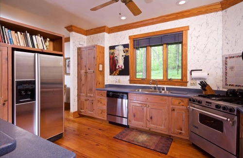 Lookout Mountain Casa | HOMBRE DE ACERO ! 4 Bedroom upscale neighborhood open concept HogarNiños 14yrs +