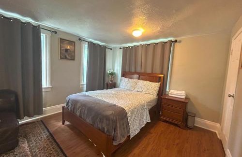 Teaneck Casa | 4-bedroom vacation home just 20 mins from New York city
