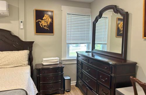 Teaneck Casa | 4-bedroom vacation home just 20 mins from New York city