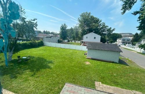 Teaneck Casa | 4-bedroom vacation home just 20 mins from New York city