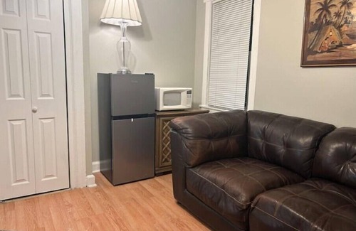 Teaneck Casa | 4-bedroom vacation home just 20 mins to NYS times Square.