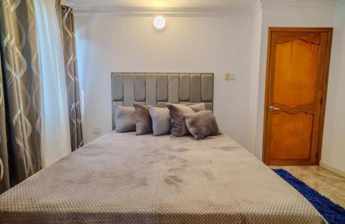 Manga Casa | 4 Bedroom Villa - Minutes to Walled City