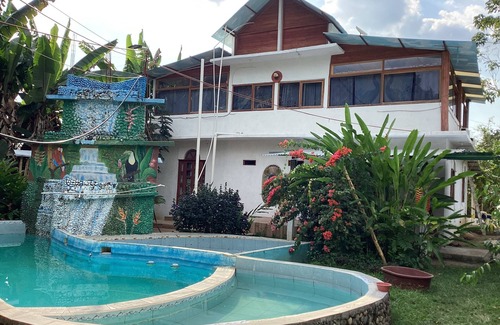 Tuxtla Chico Villa | Vuelo del aguila, 4 suites, 6 Baños 6 AA, Starlink alberca rústica, 14 huéspedes