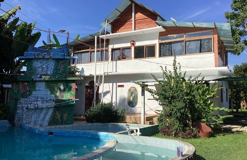 Tuxtla Chico Villa | Vuelo del aguila, 4 suites, 6 Baños 6 AA, Starlink alberca rústica, 14 huéspedes