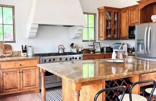Ventura Villa | 4 bedroom villa with epic views near downtown Ojai