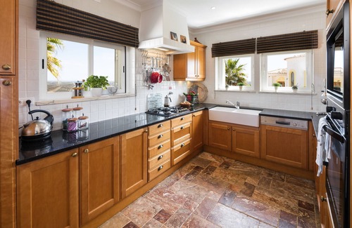 Figueira Villa | 4 bedroom Villa with spectacular views, pool, jacuzzi, sauna, golf, tennis...