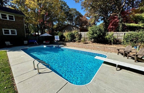 High Point Casa | 4 Bedroom w/ Heated Pool by Oak Hollow Lake