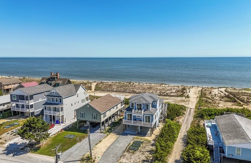 Broadkill Beach Casa | 4 Bedroom Waterfront home located in Broadkill Beach, with Spectacular Views!