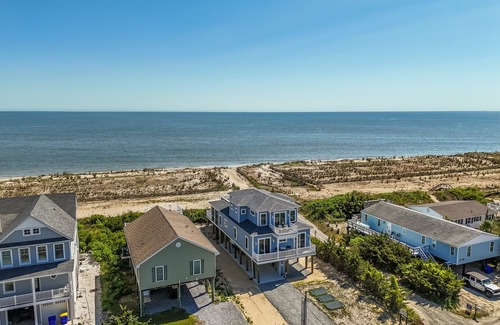 Broadkill Beach Casa | 4 Bedroom Waterfront home located in Broadkill Beach, with Spectacular Views!