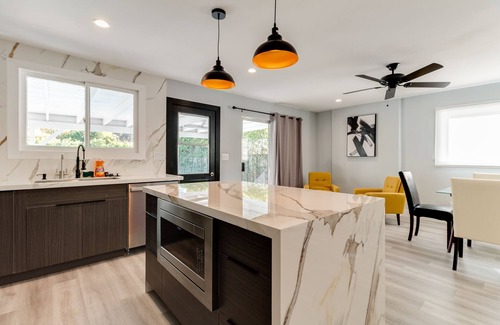 West Hills Casa | 4 Bedroom West Hills Charmer with Pool