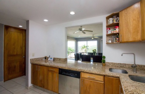 P Chahue Condominio | 4 Bedroom with Marina Views - Perfect for a Family Getaway!