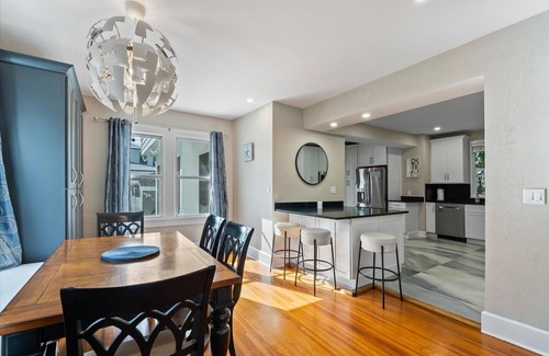 Historic Old Northeast Casa | 4 BEDROOM WITH POOL IN OLD NE! STEPS TO WATERFRONT AND DOWNTOWN ST. PETE.