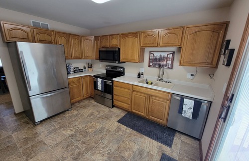 Ames Casa | 2 miles from Iowa State University