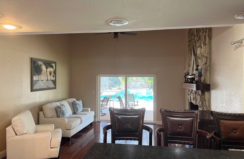 Greater Northdale Casa | 4 Bedrooms, 3 Bath, sleeps 8, Pool, Access to Lake, Kayaks, & Fishing
