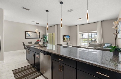 Kissimmee Casa | 4 Bedrooms/ 3 Bathrooms/ Storey Lake (4792CT)