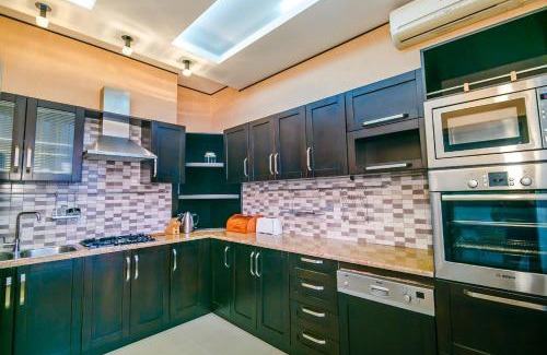 Nasimi Apartamento | 4 Bedrooms Beautiful City Center
