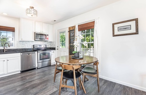 Sandbridge Casa | 4 bedrooms Cape Cod with pool, 100 yards from the beach