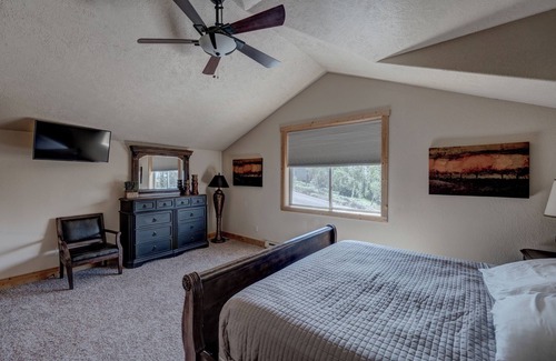 Lead Chalet De Esquí | Holy Terror 3 BR Chalet at Terry Peak with Outdoor Hot Tub - Sleeps 16
