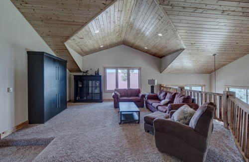 Lead Chalet De Esquí | Holy Terror 3 BR Chalet at Terry Peak with Outdoor Hot Tub - Sleeps 16