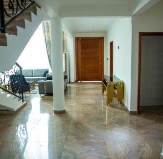 Accra Apartamento | 4 bedrooms house at East Legon