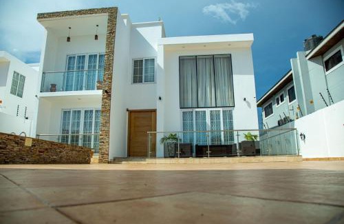 Accra Apartamento | 4 bedrooms house at East Legon