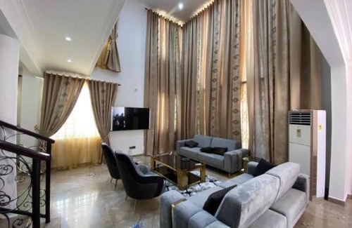 Accra Apartamento | 4 bedrooms house at East Legon