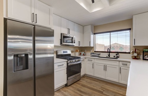 North Las Vegas Casa | 4 Bedrooms, Spacious, Beach House - Single Floor - Great Value