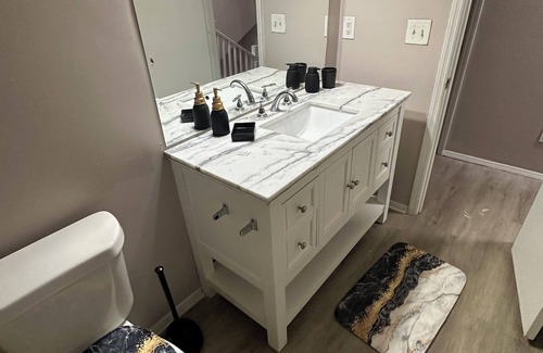 Riverdale Casa | 4 Beds, King Included house with AC, WiFi in awesome Atlanta near airport!!!