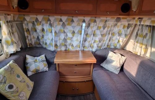Gravesend Otro | 4 berth caravan in a garden, nestled in the trees