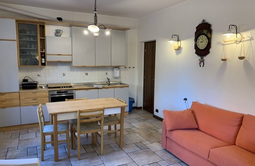Varese Casa | 4 Bikers Apartment, Varese City, 5 ’Uni & Hospital