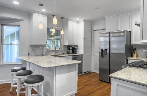 Isle of Palms Casa | 4 BR 3 BA Beach Rental With Pool | Pet Friendly